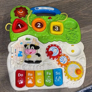 V-tech interactive play set